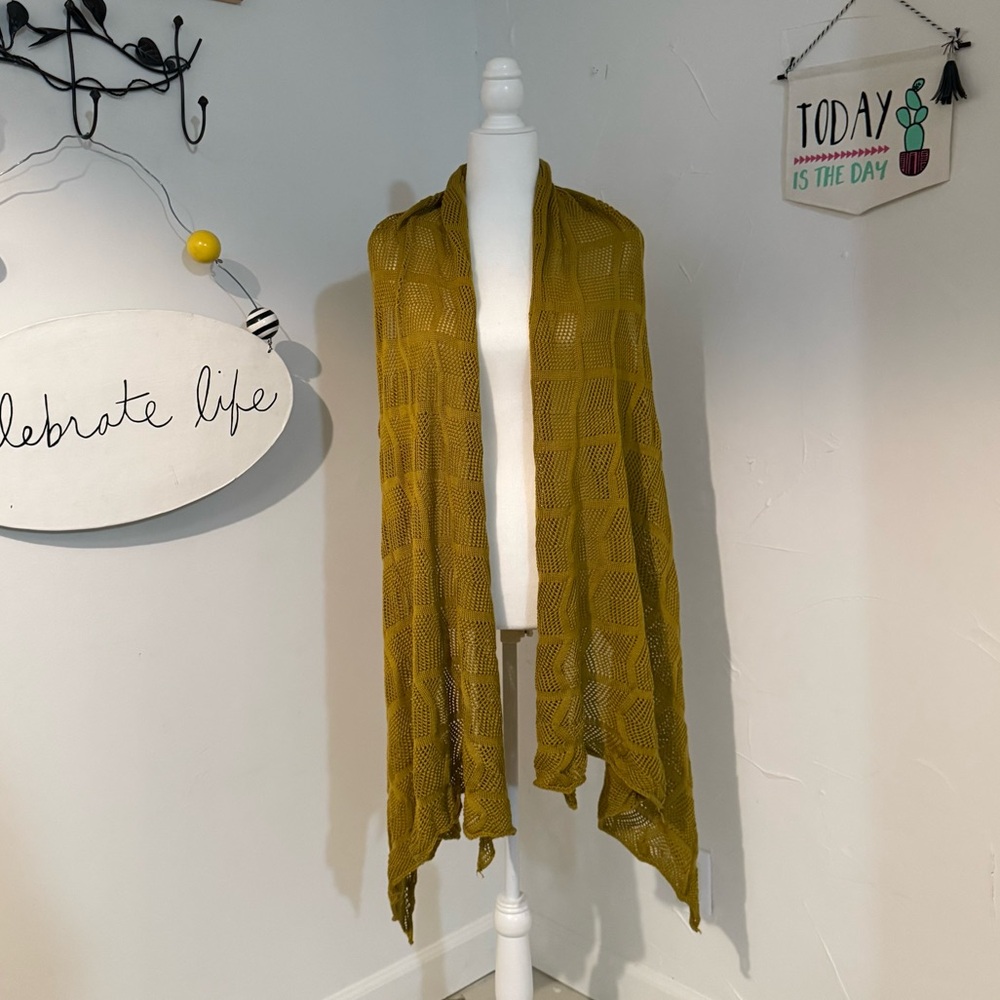 Mustard Yellow Sleeveless Knit Cardigan Shawl